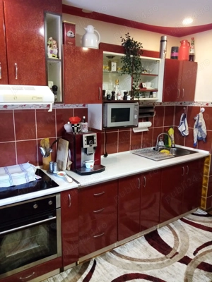 Vând apt.3cam conf.1 semidecomandat.bloc de 10 etaje - imagine 3