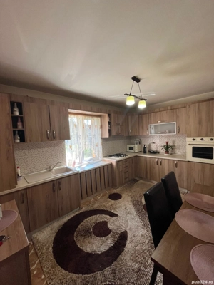 Închiriez apartament spatios [64 mp] zona Calea Moldovei,cu parcare inclusa  - imagine 2