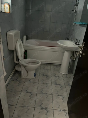 Locuinț  la etaj, centru Huşi - imagine 3