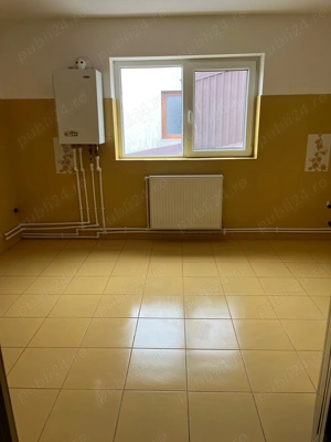 Locuinț  la etaj, centru Huşi - imagine 4