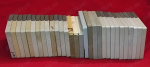 30 bucati carcase cutii din plastic pt. role benzi magnetofon 14 bucati x 18 cm 