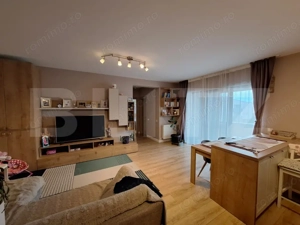 Apartament 3 camere, 2 bai ,parcare zona Terra