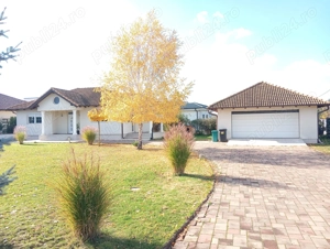 Casă modernă în Cartierul rezidențial Grigorescu, Mărtinești   rafinament, liniște și confort