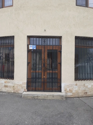 Închiriez spațiu comercial 