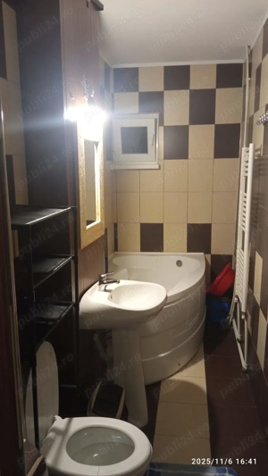 Închiriez apartament.