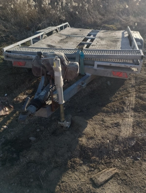 Vând platformă de 3 t stare buna 