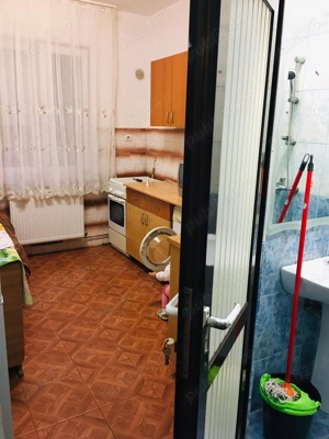 Închiriez garsonieră în zona UMT - imagine 3
