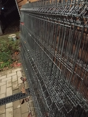 Vând panouri de gard bordurat zincat 