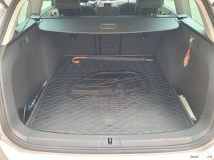 Volkswagen Golf 7, model Lounge, an 2016, 1598 cmc diesel, 110CP, Argintiu - imagine 9