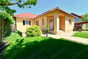 Proprietar- inchiriez pe termen lung casa parter in Dumbravita