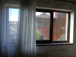 Vând apartament bloc relativ nou 3 camere   2 bai   1 balcon - imagine 4