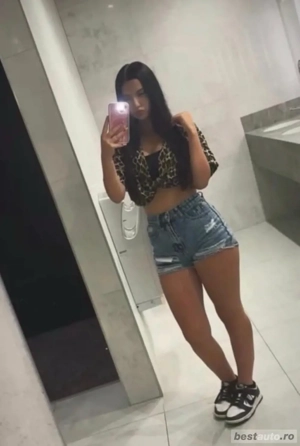  stefania 18 ani doar deplasarii !