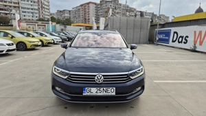 VW Passat B8 Variant, 2.0 TDI 150 CP, echipare Highline, DSG albastru - imagine 2