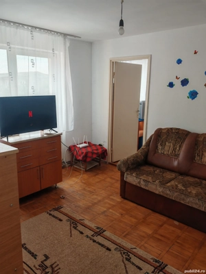 Vând apartament cu 2 camere semidecomandat etaj 4 complect mobilat și utilat  - imagine 6