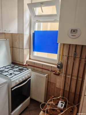 Vând apartament cu 2 camere semidecomandat etaj 4 complect mobilat și utilat  - imagine 9