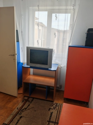 Vând apartament cu 2 camere semidecomandat etaj 4 complect mobilat și utilat  - imagine 3