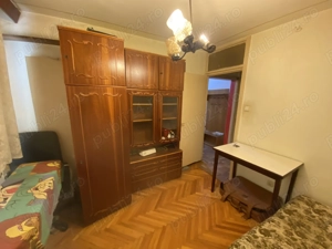 Apartament cu 3 camere semi decomandat