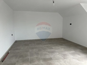 Casă / Vilă cu 5 camere de vânzare - imagine 12