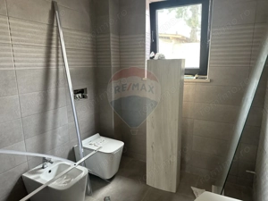 Casă / Vilă cu 5 camere de vânzare - imagine 11