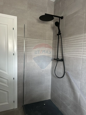 Casă / Vilă cu 5 camere de vânzare - imagine 9