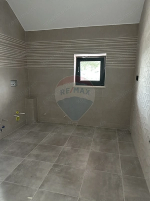 Casă / Vilă cu 5 camere de vânzare - imagine 8