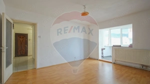 Apartament cu 3 camere de vânzare în zona Stefan cel Mare