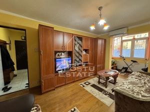 Apartament 2 camere | Etaj 2/4 | Centrala proprie | Zona Piata Doina