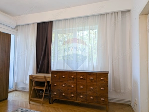 Apartament spatios cu centrala proprie de inchiriat in zona centrala