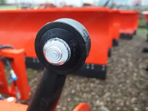 Lama de zăpadă pentru buldoexcavator JCB 3CX-4CX sau tractor cu prindere EURO