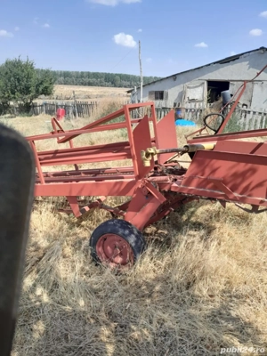 Vand cositoare noua lucernă , greblă si incarcator baloti.