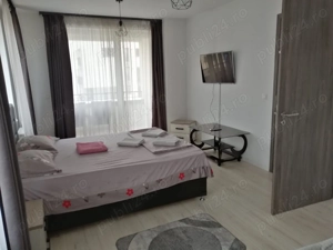 Închiriez apartament două camere zona Coresi. - imagine 6