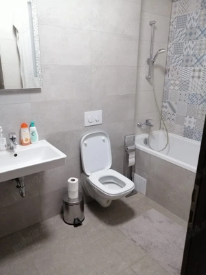 Închiriez apartament două camere zona Coresi. - imagine 5