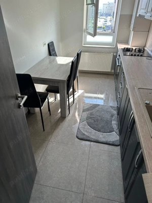 Închiriez apartament două camere zona Coresi. - imagine 4