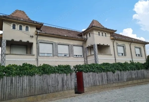 Casa,740 mp, teren 1300 mp, 12 camere, zona Brestei