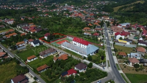 Casă de vânzare în comuna Albeștii de Argeș, județ Argeș. - imagine 17