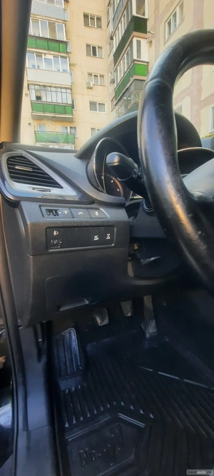 Vând Hyundai Santa Fee 7 locuri  - imagine 6