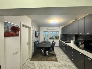 Apartament spațios cu 3 dormitoare, în inima orașului, Bulevardul Decebal, Baia 