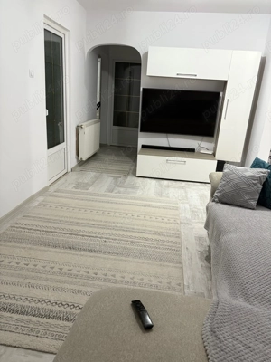 Apartament 4 camere, decomandat, loc de parcare, zona Brosteni - imagine 3
