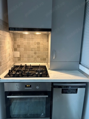 Apartament 4 camere, decomandat, loc de parcare, zona Brosteni - imagine 8