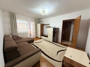 Apartament cu 2 camere - et 3 - zona Calea Sagului