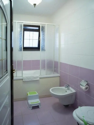 De vanzare -Pensiune cu 21 camere situata in Sinaia,central - imagine 4