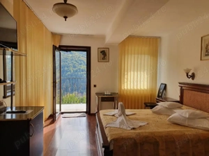 De vanzare -Pensiune cu 21 camere situata in Sinaia,central - imagine 14