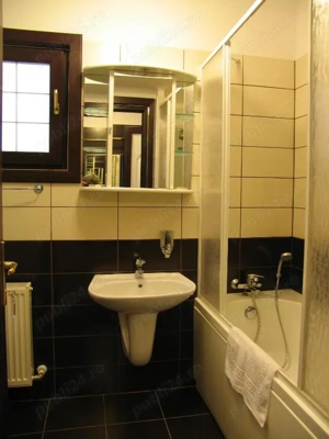 De vanzare -Pensiune cu 21 camere situata in Sinaia,central - imagine 8