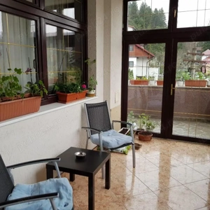 De vanzare -Pensiune cu 21 camere situata in Sinaia,central - imagine 16