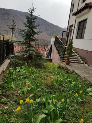 De vanzare -Pensiune cu 21 camere situata in Sinaia,central - imagine 18