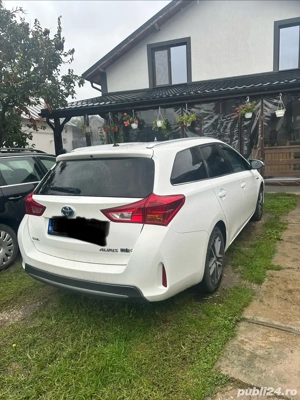 Toyota Auris Hybrid - imagine 5