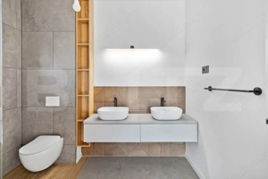  Casă finalizată sub îndrumarea unui designer – rafinament și confort - imagine 19