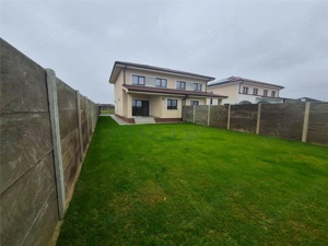 Duplex finalizat - 5 camere - zid dublu - dormitor la parter