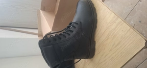 Vand bocanci de iarna 