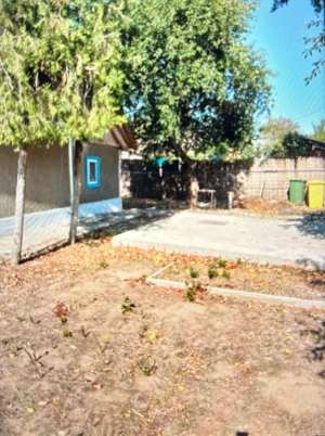 Casa si teren de vanzare
